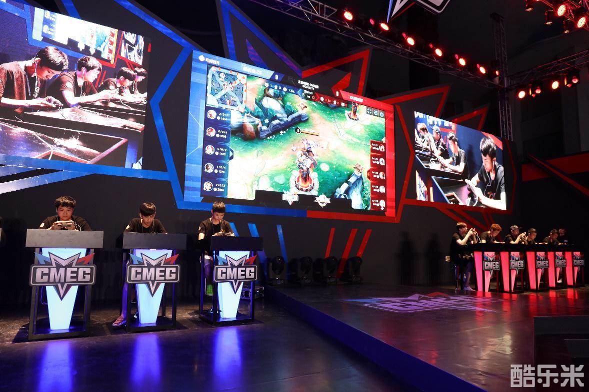 数据驱动的 数据驱动的